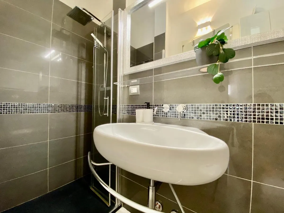 Future Apartments Bisceglie ميلان 0*,