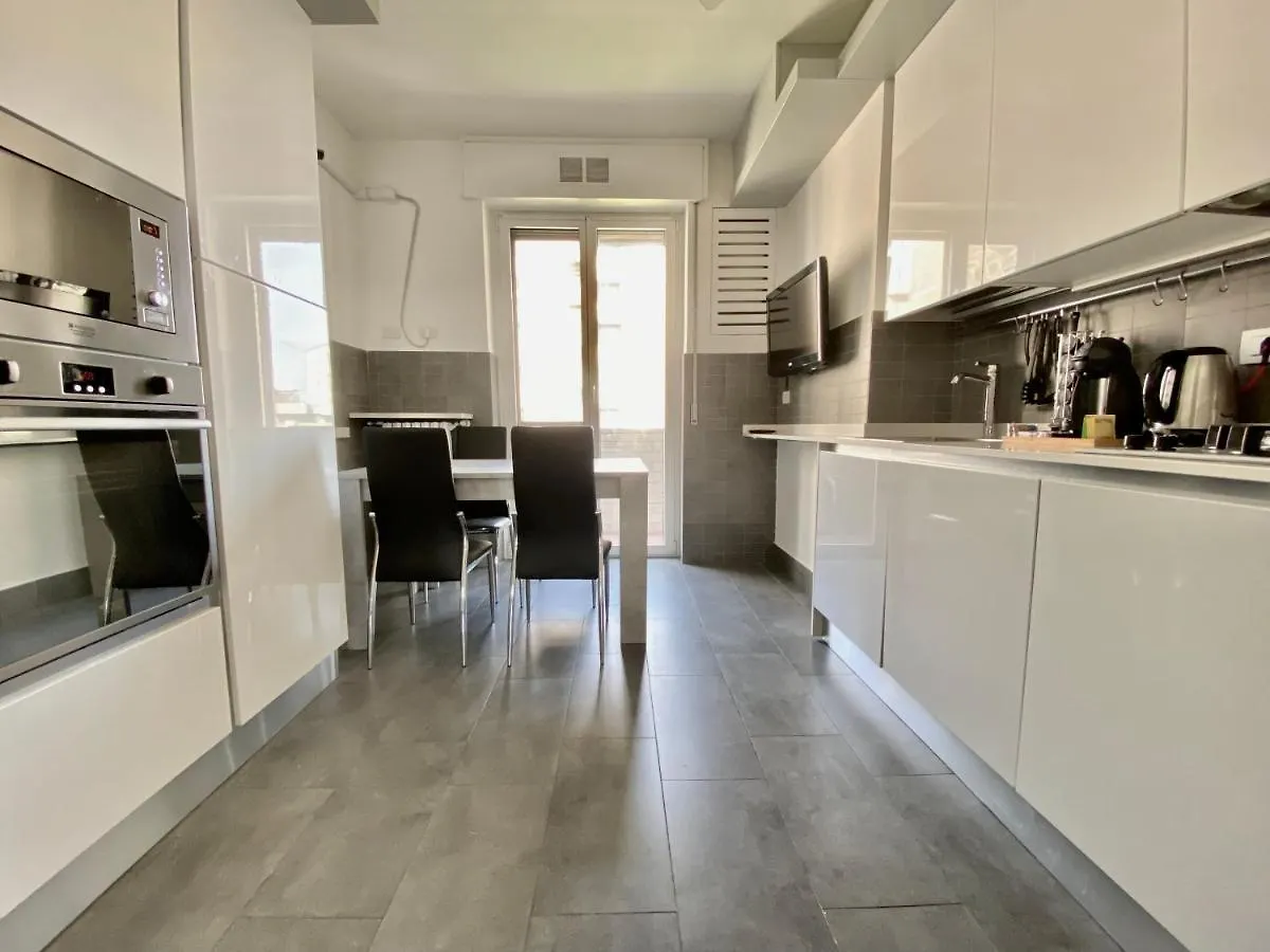 Future Apartments Bisceglie ميلان 0*,  إيطاليا